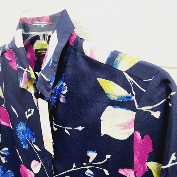 Banana Republic Office Blouse - Picture 3 of 7